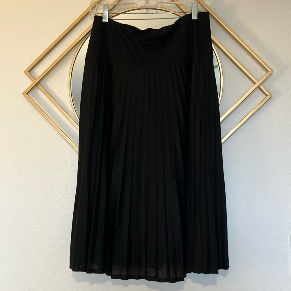 Ruby Rd black pleated skirt